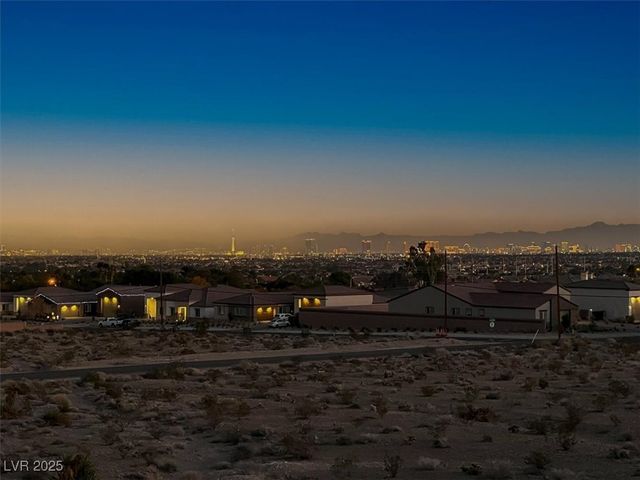 9465 West Fisher Avenue, Las Vegas, NV 89149