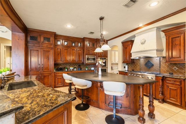 22 Post Shadow Estate Drive, Spring, TX 77389