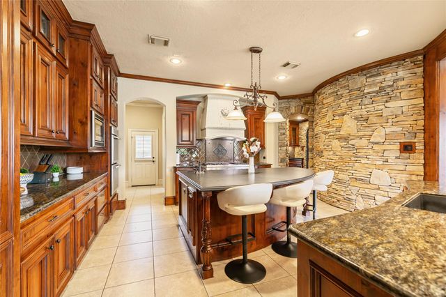 22 Post Shadow Estate Drive, Spring, TX 77389