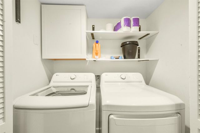 5863 Doliver Drive 16, Houston, TX 77057