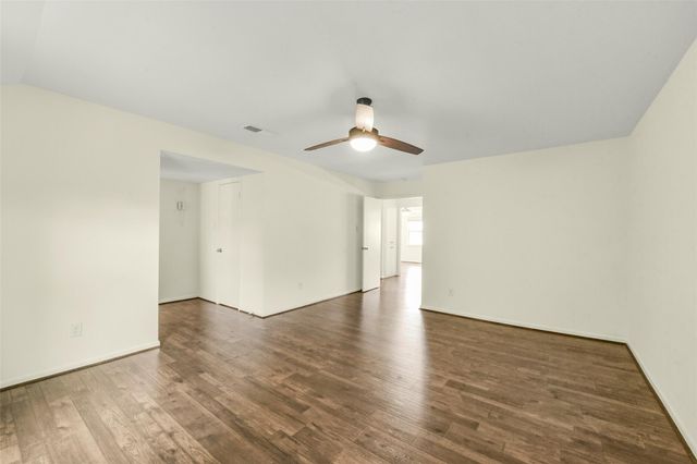 5863 Doliver Drive 16, Houston, TX 77057