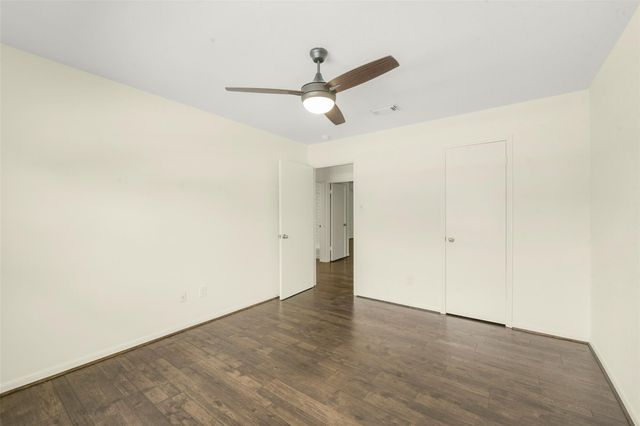 5863 Doliver Drive 16, Houston, TX 77057