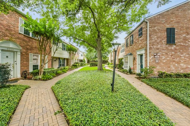 5863 Doliver Drive 16, Houston, TX 77057