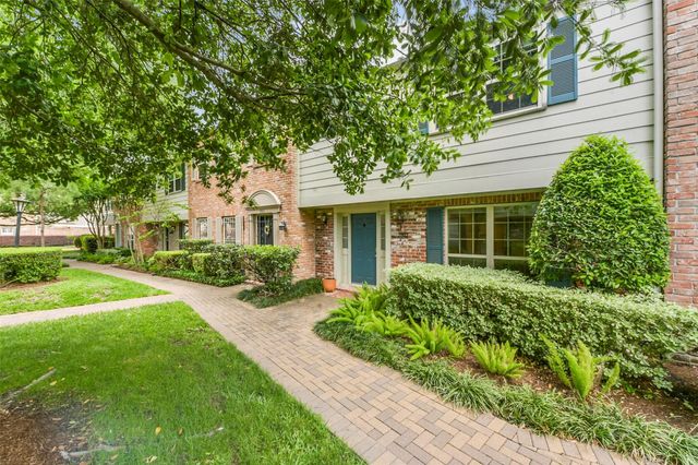 5863 Doliver Drive 16, Houston, TX 77057