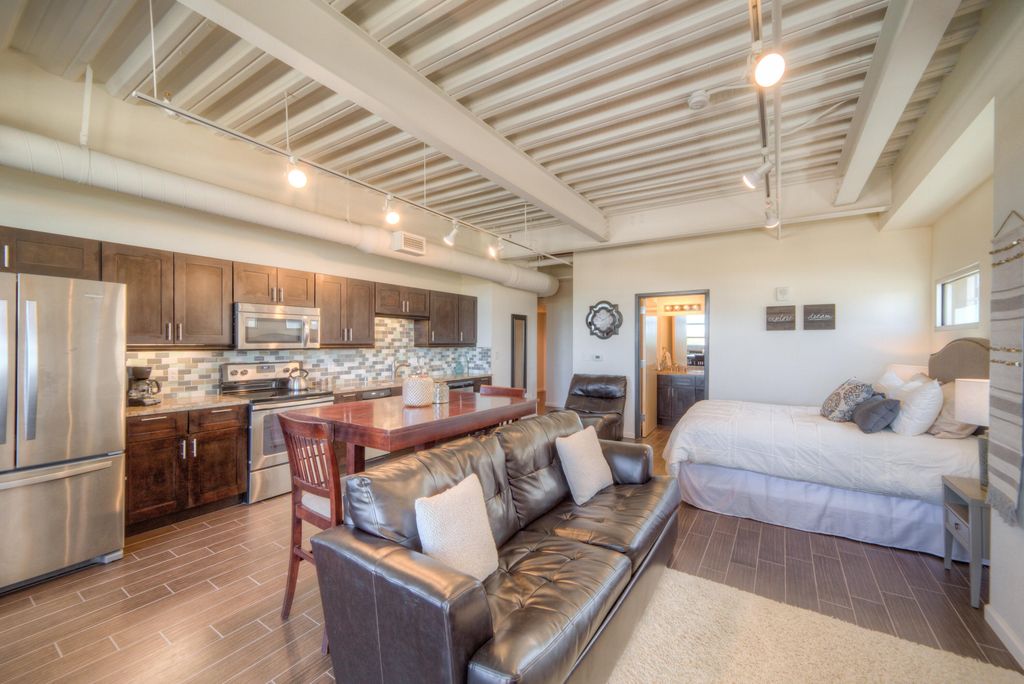 Image 1 of property listing at 524 Central Avenue SW UNIT 607, Albuquerque, NM 87102