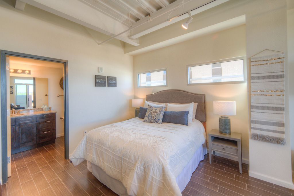 Image 13 of property listing at 524 Central Avenue SW UNIT 607, Albuquerque, NM 87102