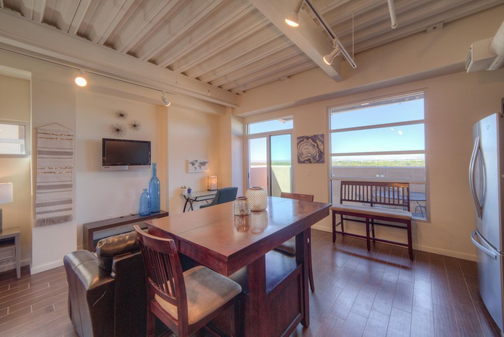 Image 9 of property listing at 524 Central Avenue SW UNIT 607, Albuquerque, NM 87102