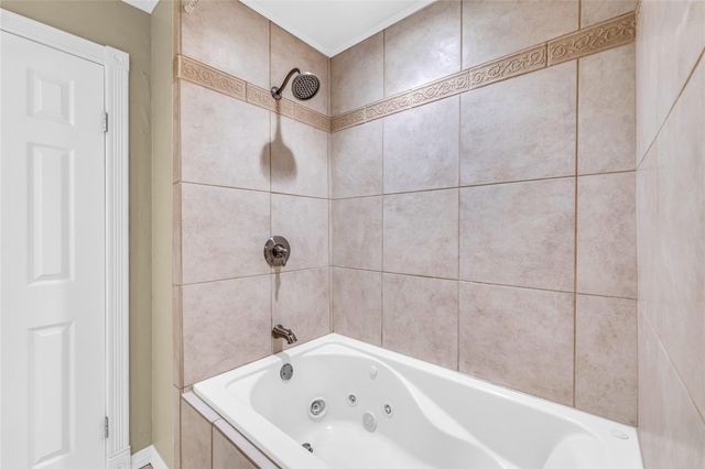 2202 Erin Glen Court, Deer Park, TX 77536