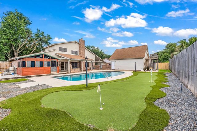 2202 Erin Glen Court, Deer Park, TX 77536