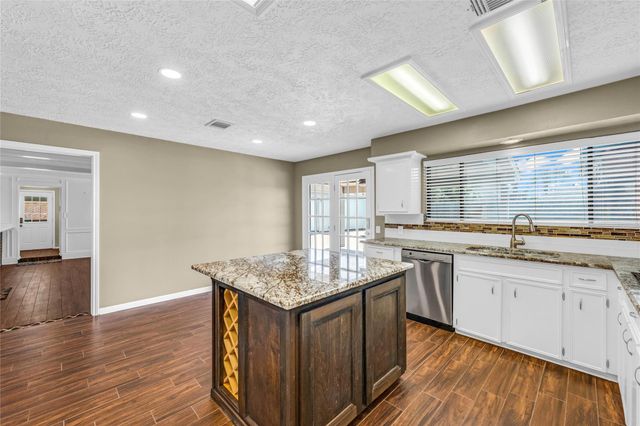 2202 Erin Glen Court, Deer Park, TX 77536