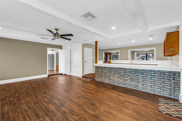 2202 Erin Glen Court, Deer Park, TX 77536