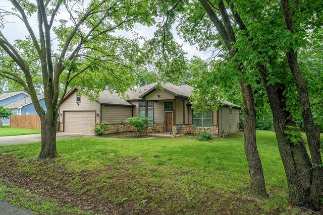 621 S Hill Street, Pilot Point, TX 76258