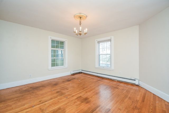 13 Ash St, Quincy, MA 02171