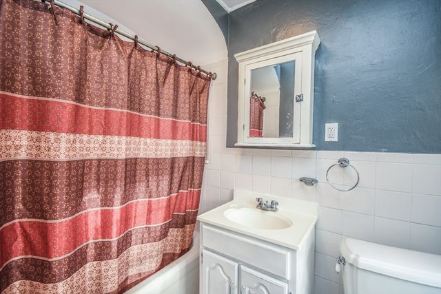 13 Ash St, Quincy, MA 02171