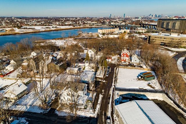 13 Ash St, Quincy, MA 02171