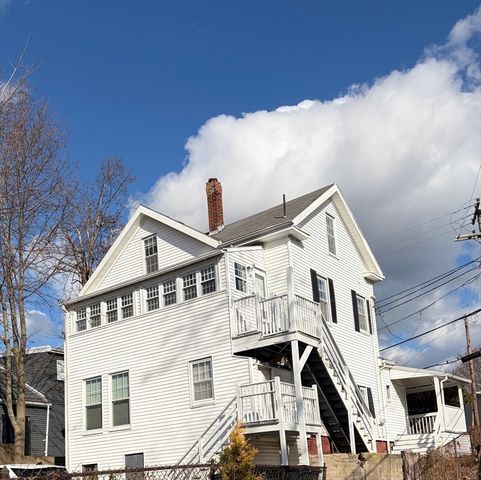 13 Ash St, Quincy, MA 02171
