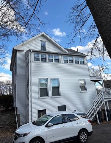 13 Ash St, Quincy, MA 02171