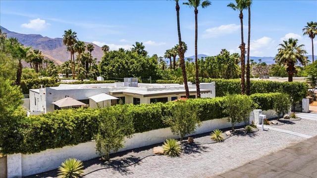 1127 N Calle Marcus, Palm Springs, CA 92262