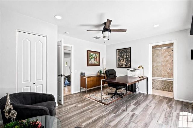 1127 N Calle Marcus, Palm Springs, CA 92262
