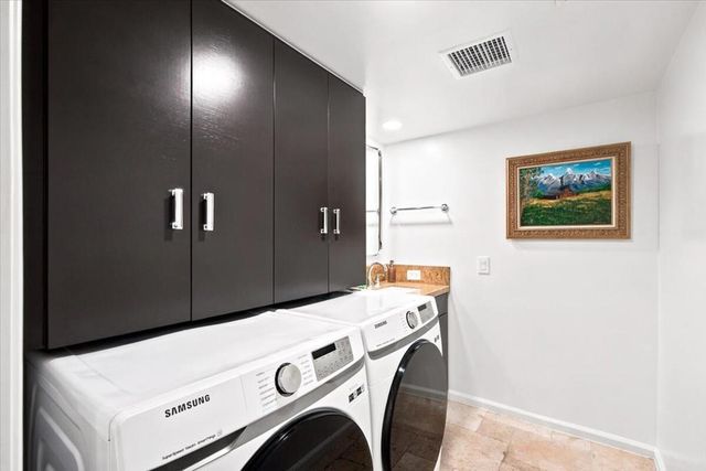 1127 N Calle Marcus, Palm Springs, CA 92262