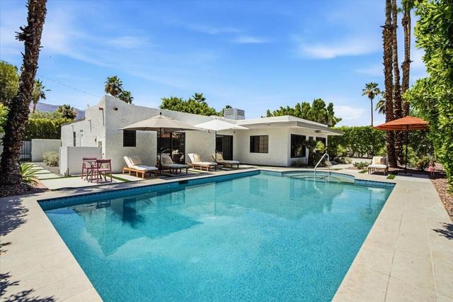 1127 N Calle Marcus, Palm Springs, CA 92262
