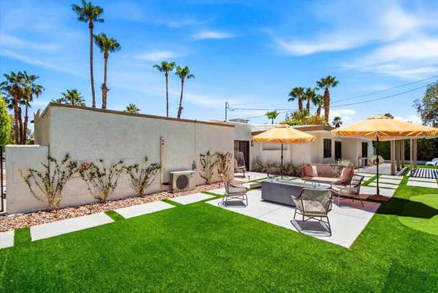 1127 N Calle Marcus, Palm Springs, CA 92262