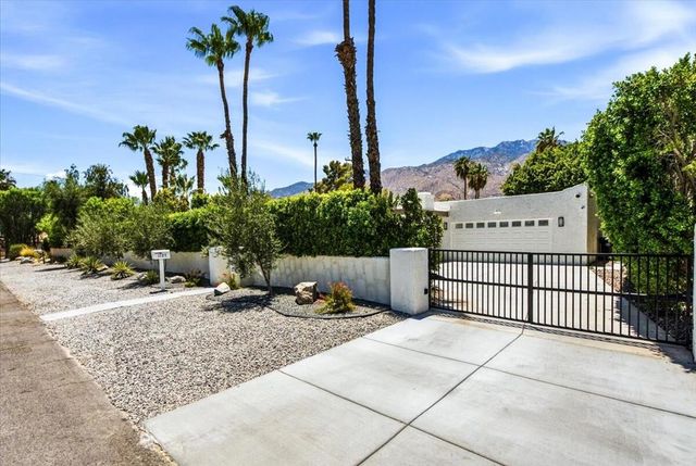 1127 N Calle Marcus, Palm Springs, CA 92262