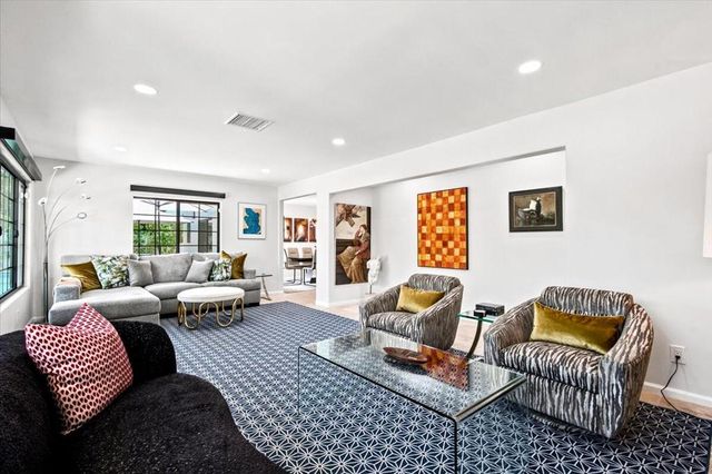 1127 N Calle Marcus, Palm Springs, CA 92262