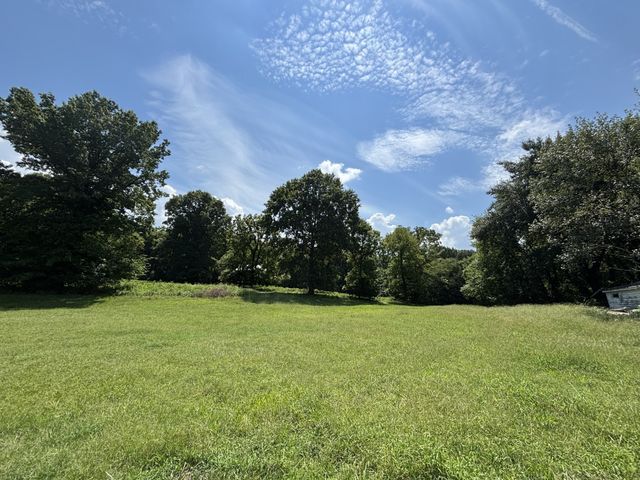 2445 N Commerce Rd, Lebanon, TN 37090