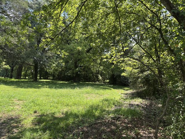 2445 N Commerce Rd, Lebanon, TN 37090