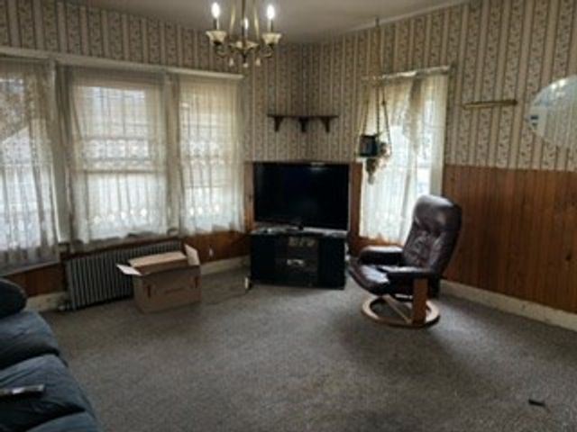 27 Sixth Ave, Quincy, MA 02169