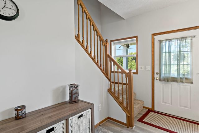 2935 Hemingway Drive, Chaska, MN 55318