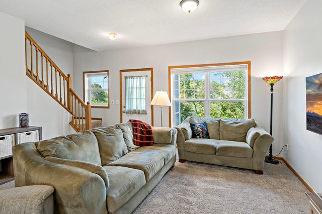 2935 Hemingway Drive, Chaska, MN 55318