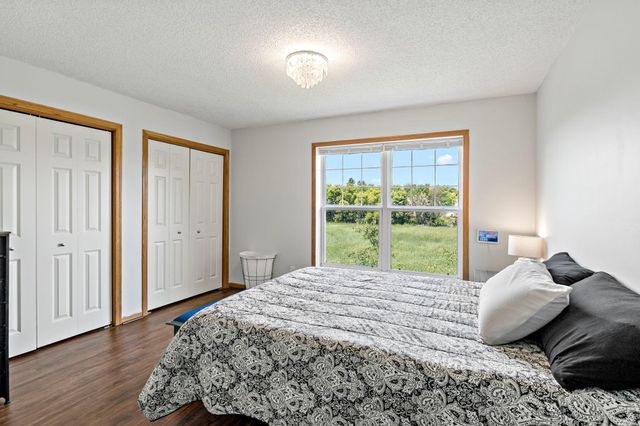 2935 Hemingway Drive, Chaska, MN 55318