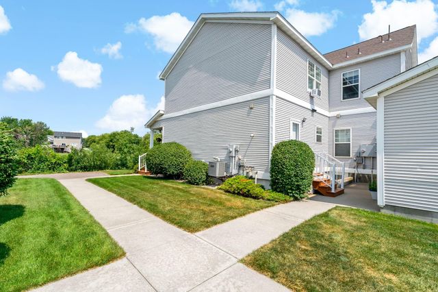 2935 Hemingway Drive, Chaska, MN 55318