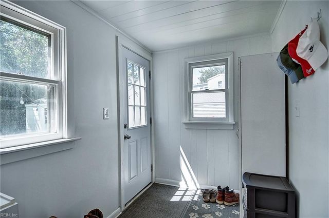1323 Jenifer St, Norfolk, VA 23503