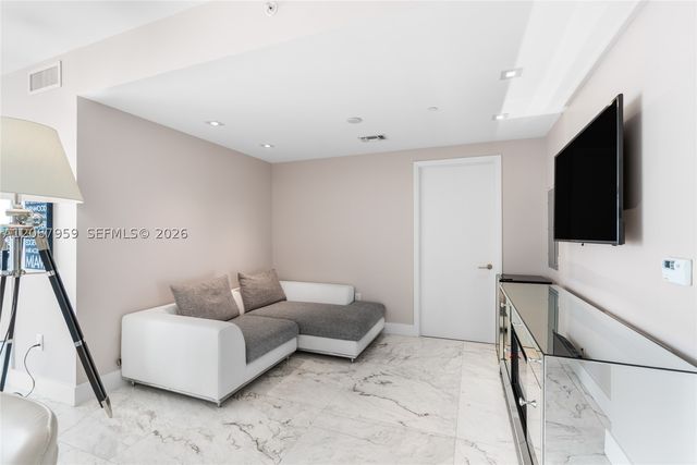 3951 S Ocean Dr 1002, Hollywood, FL 33019