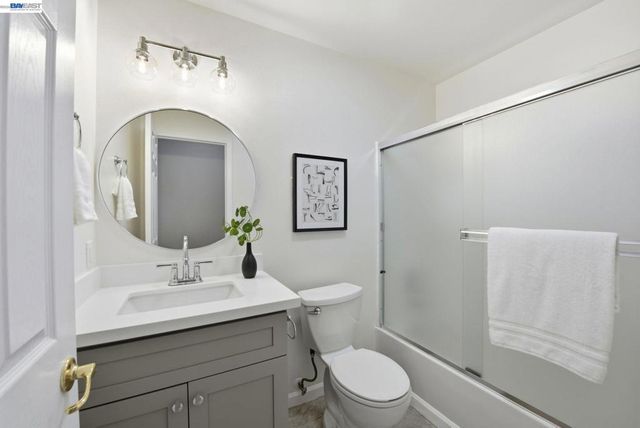 15518 Harbor Way, San Leandro, CA 94579