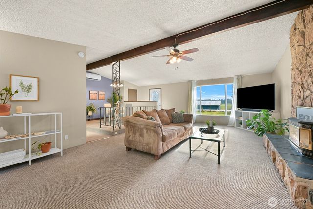 2962 Haynie Road, Custer, WA 98240