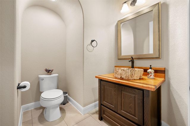 900 Hawthorne LOOP, Driftwood, TX 78619