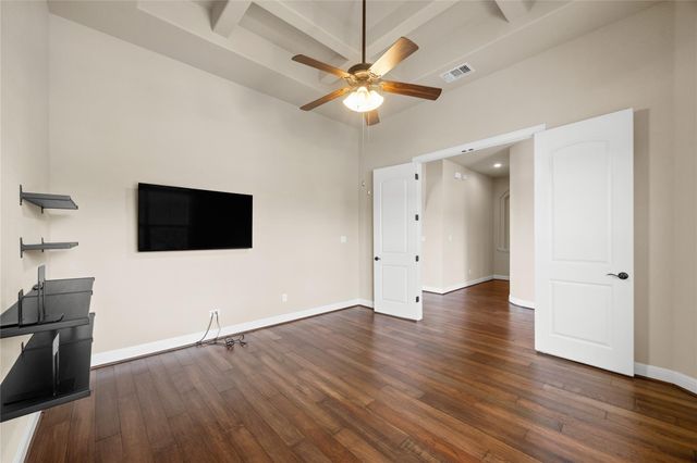 900 Hawthorne LOOP, Driftwood, TX 78619