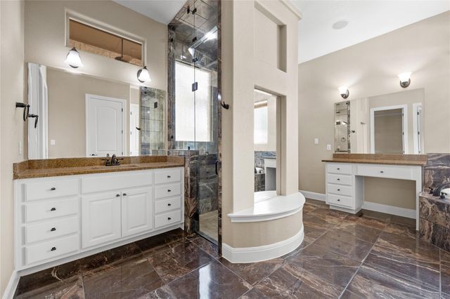 900 Hawthorne LOOP, Driftwood, TX 78619