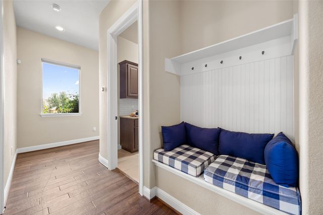 900 Hawthorne LOOP, Driftwood, TX 78619