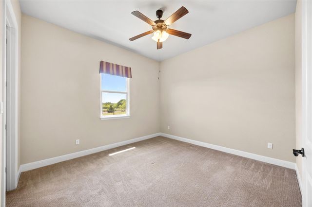 900 Hawthorne LOOP, Driftwood, TX 78619
