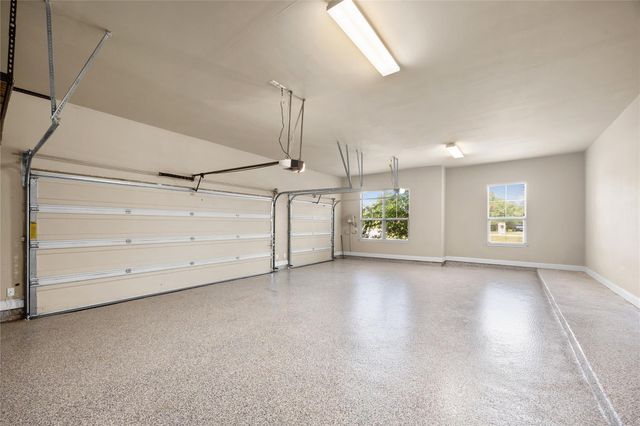 900 Hawthorne LOOP, Driftwood, TX 78619