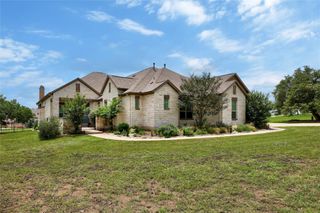 900 Hawthorne LOOP, Driftwood, TX 78619
