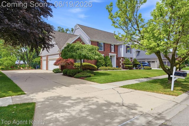 52825 Seven Oaks Drive, Shelby Charter Township, MI 48316