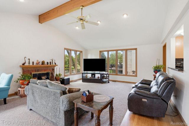 52825 Seven Oaks Drive, Shelby Charter Township, MI 48316