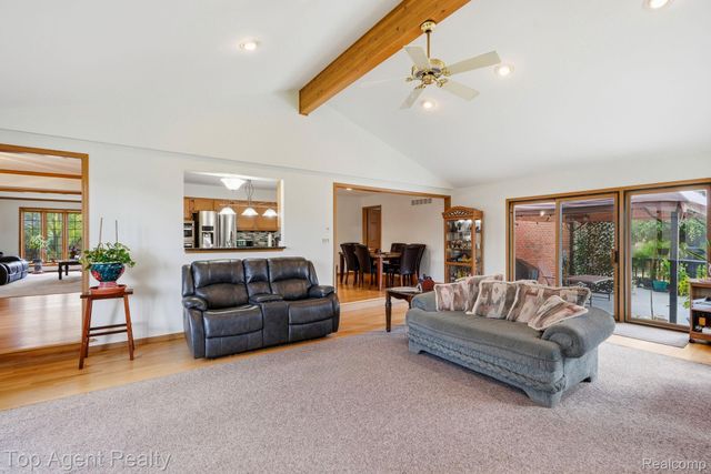 52825 Seven Oaks Drive, Shelby Charter Township, MI 48316