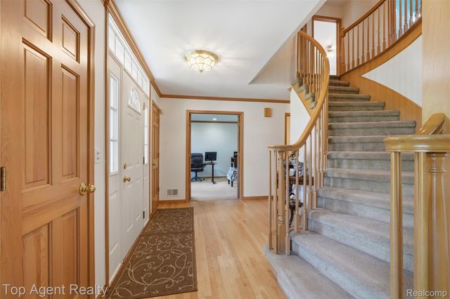 52825 Seven Oaks Drive, Shelby Charter Township, MI 48316